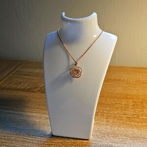 Elegant Rose Gold Pendant Necklace